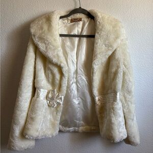 Elegant Cream Faux Fur Women's Coat